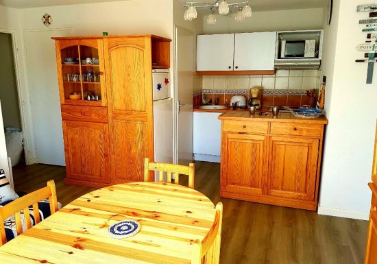 BEACHFRONT APARTMENT – RESIDENCE STANDING – SWIMMING POOL