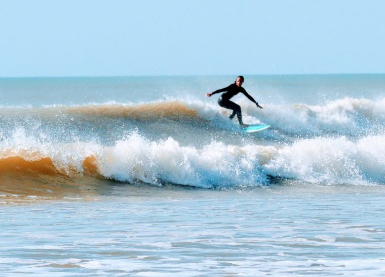 COURS DE SURF – RIDING FACTORY